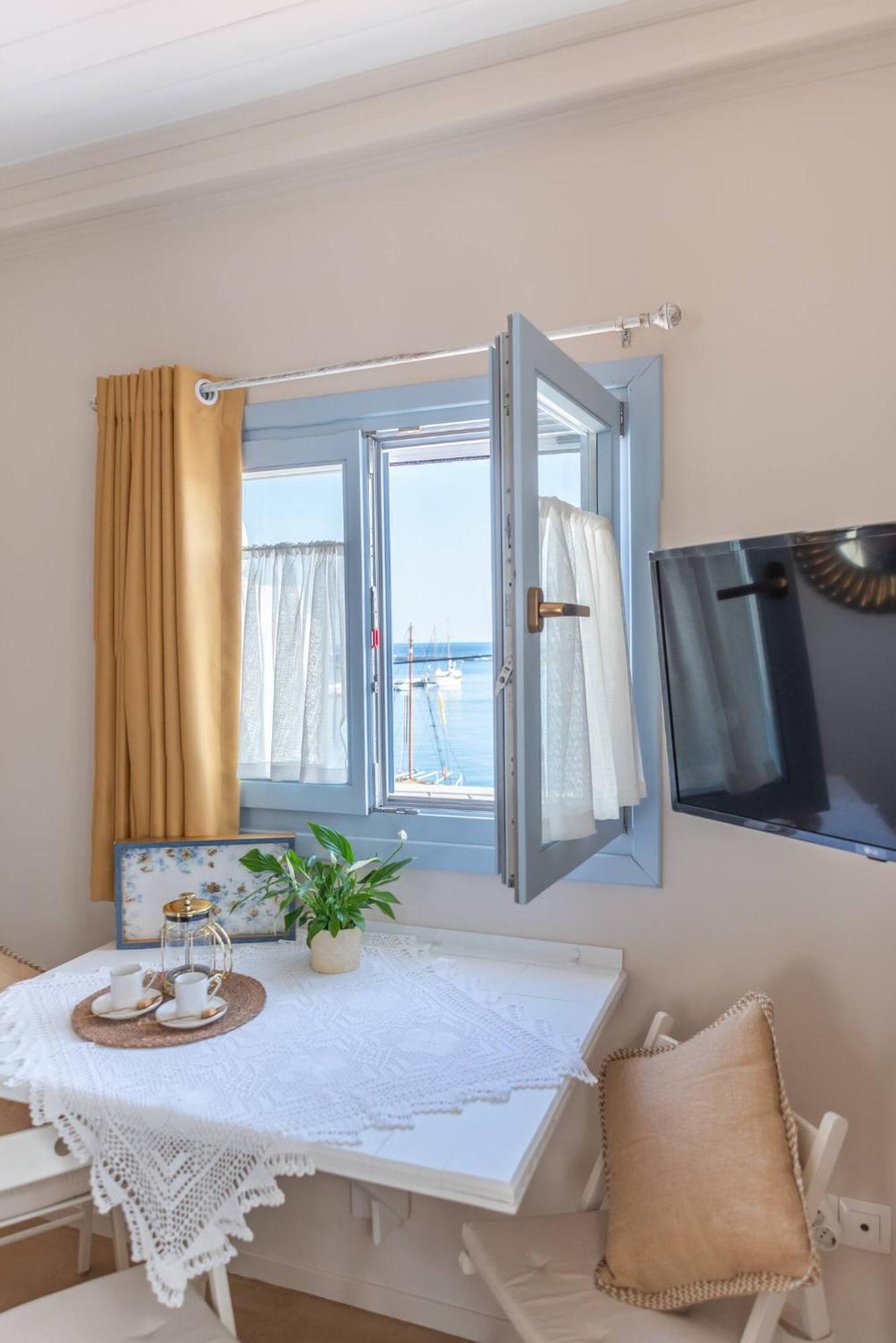 Manus Dei Exclusive Pythagoreio (Samos)
