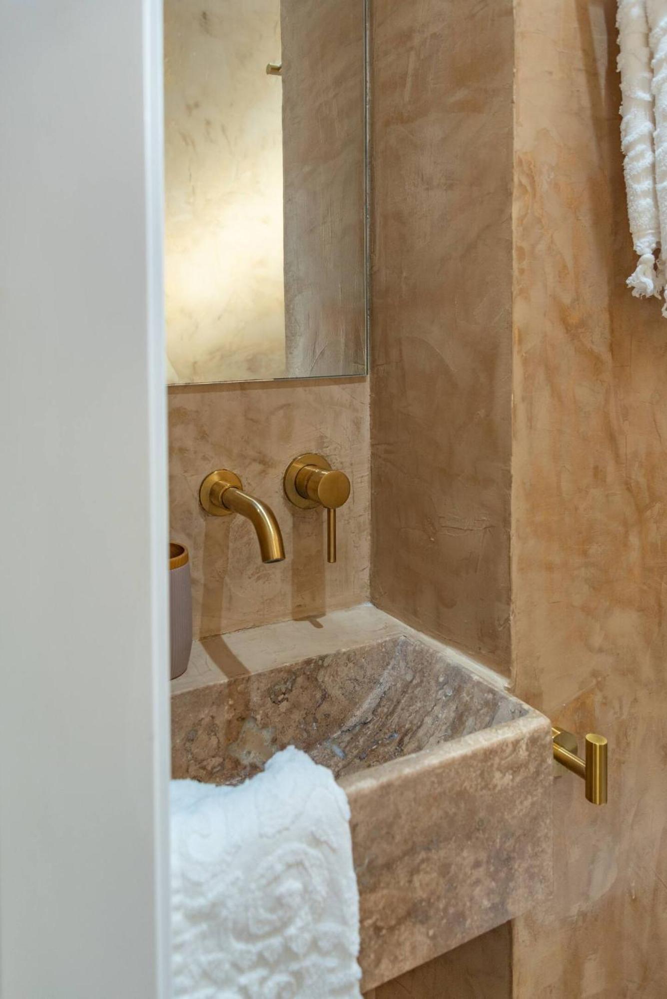 Manus Dei Exclusive Apartment